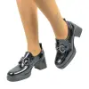 Mocasin Mujer en Charol Negro Beige con Tacon Cuadrado y Plataforma Wikers E-138