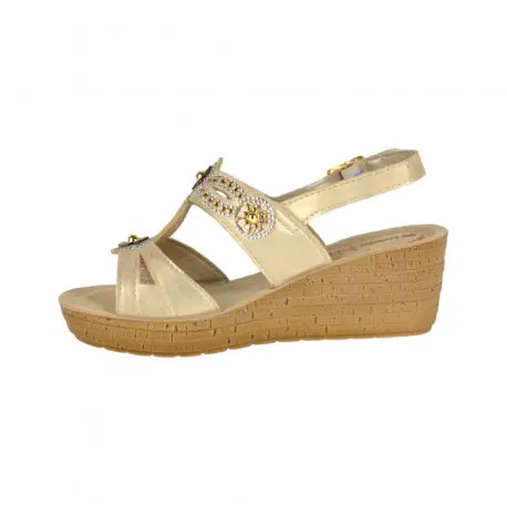Sandalia Elegante de Mujer Blanca Dorada y Negra con Cuña y Abalorios Inblu GM000043